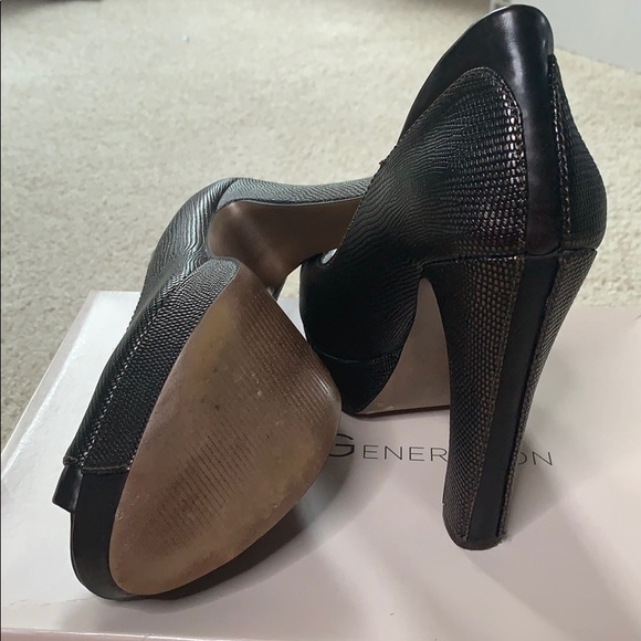 Heels by BCBG - Picture 3 of 4